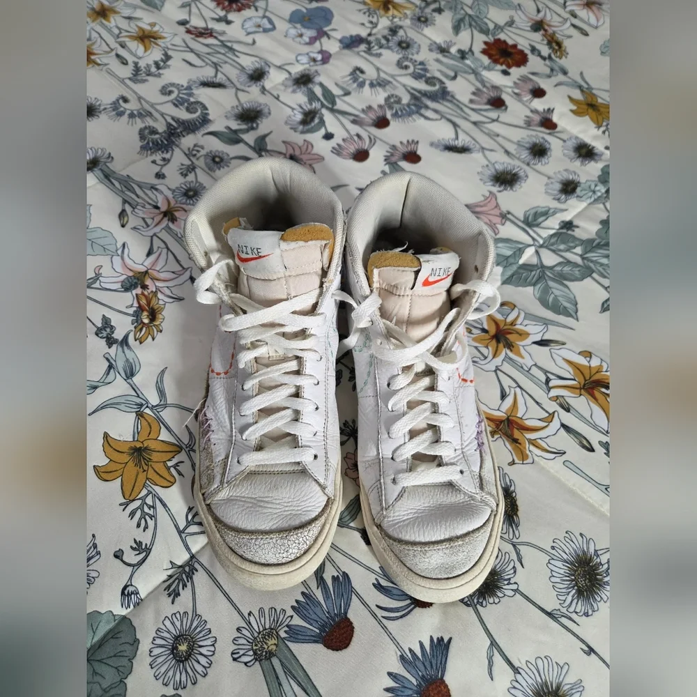 Nike Blazer Mid '77 Vintage White Hi Top Sneakers Women's Size 9.5